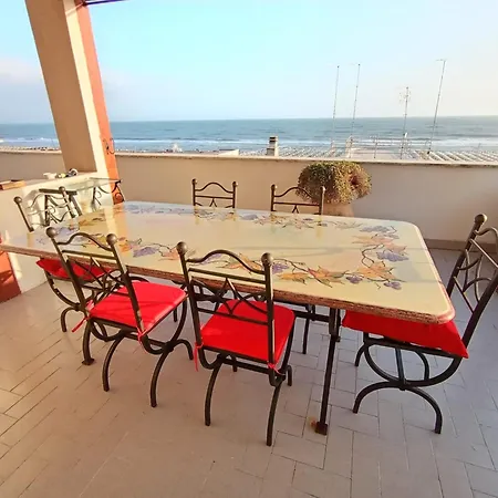 Attico Fronte Mare Appartement